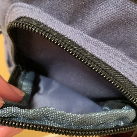 Ultimate Multi-purpose Cross Body Bad, the perfect companion for all occasions - Picture 7 of 15